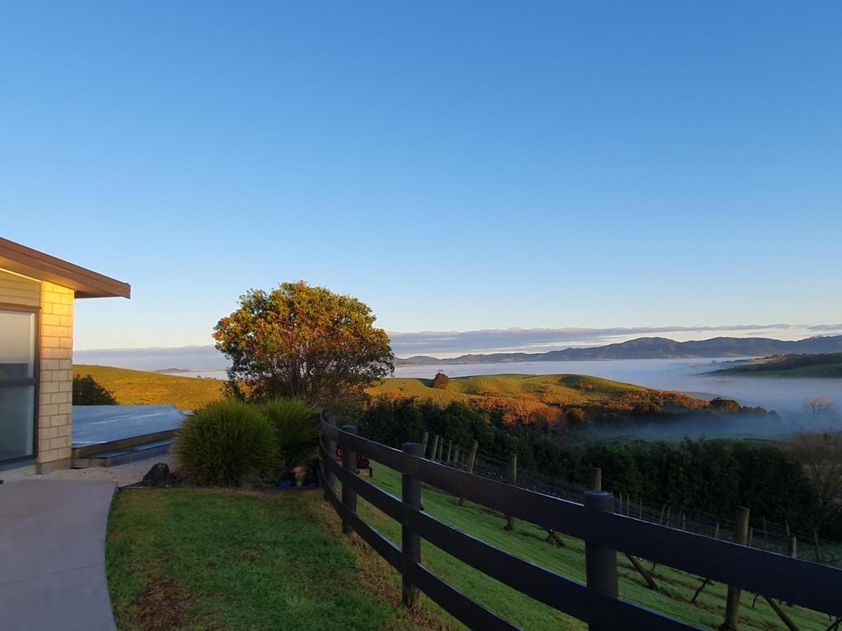 Vineyard Vacation Hotel Mangawhai Bagian luar foto